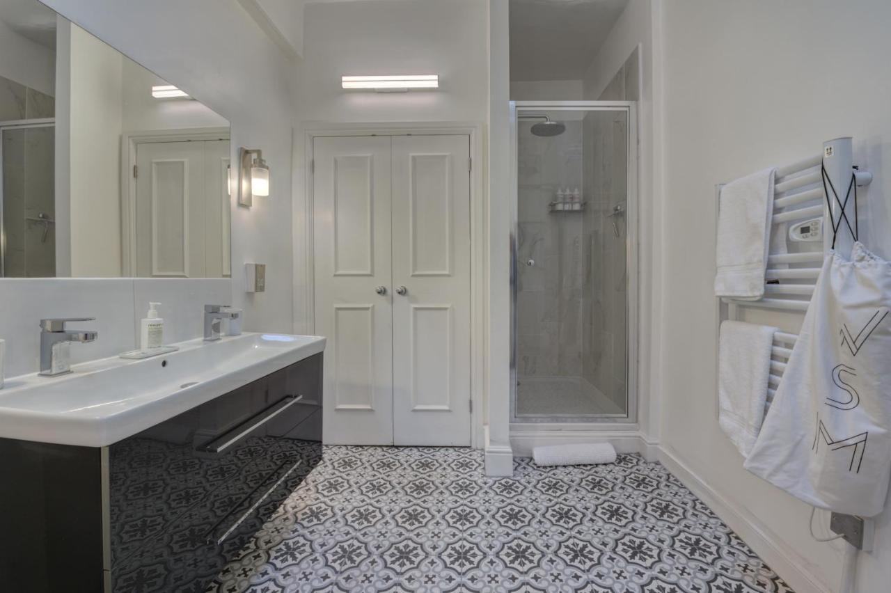 Beautiful Apartment On The Historic Rows Честер Екстер'єр фото